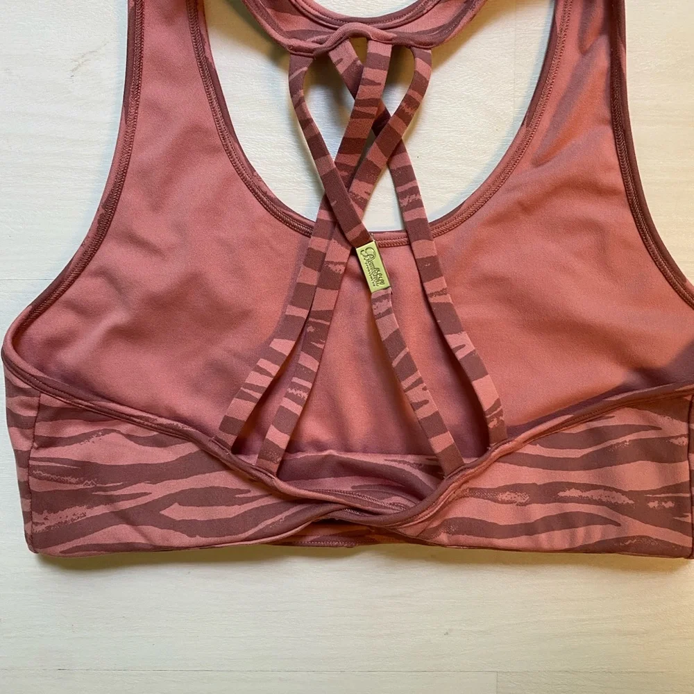 Bombshell Sportswear Set - Picture 6 of 12